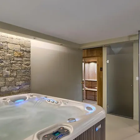 빌라 Authentic Bani - Four Bedroom With Pool