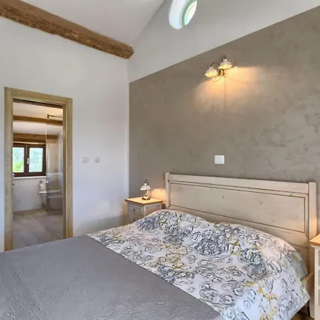 Authentic Bani - Four Bedroom With Pool Vila *