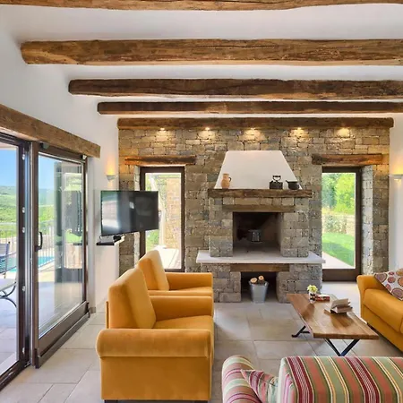 Authentic Bani - Four Bedroom With Pool