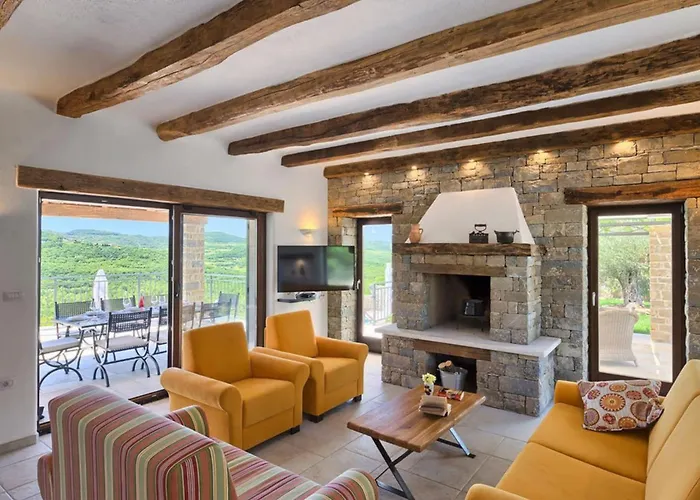 Vila Authentic Bani - Four Bedroom With Pool Livade