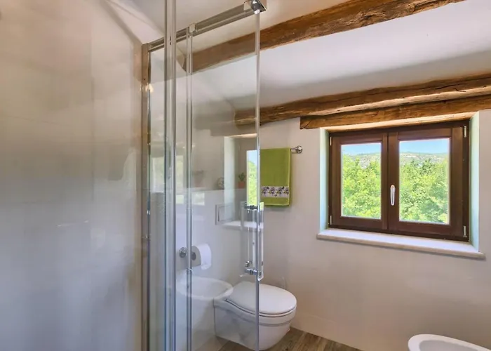 Authentic Bani - Four Bedroom With Pool Vila