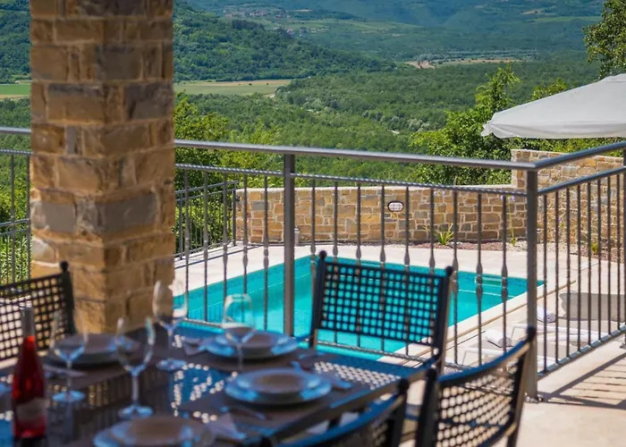 Vila Authentic Bani - Four Bedroom With Pool Livade
