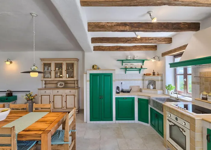 Authentic Bani - Four Bedroom With Pool Vila Livade