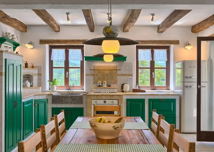 Vila Authentic Bani - Four Bedroom With Pool *