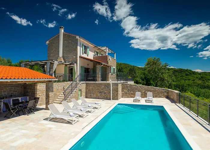 Vila Authentic Bani - Four Bedroom With Pool Livade