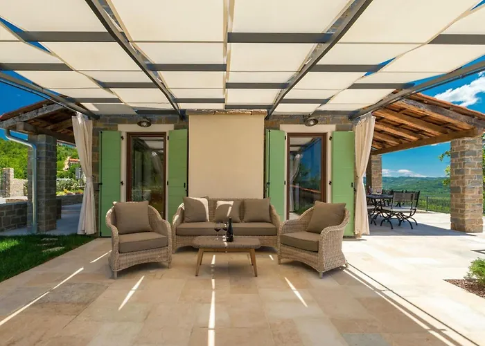 Authentic Bani - Four Bedroom With Pool Vila