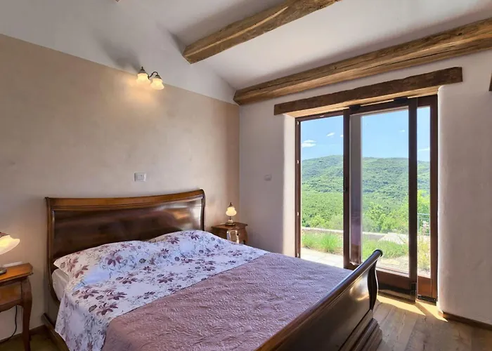 Authentic Bani - Four Bedroom With Pool Livade
