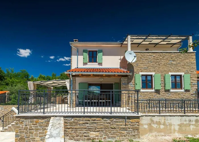 Authentic Bani - Four Bedroom With Pool